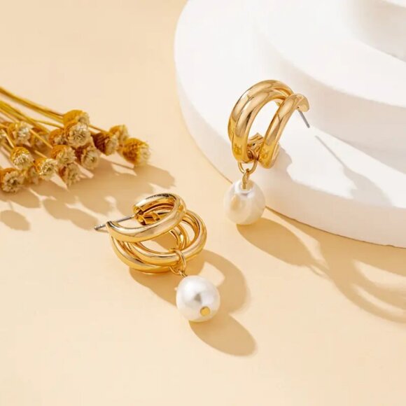 14K Gold Womens Natural Pearl Hanging Drop Triple Hoop Earrings Ladies Jewelry